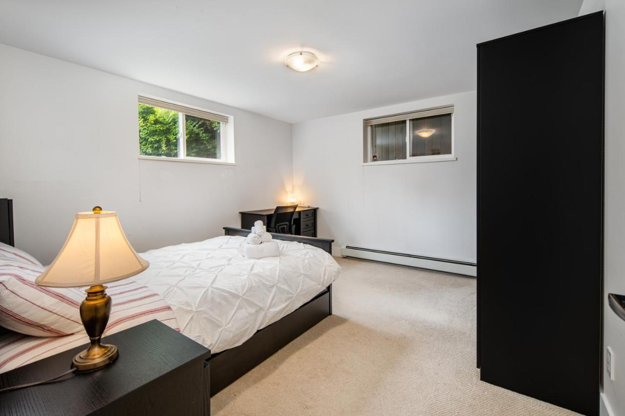 Gorgeous 4 Bedroom Garden Level Suite At Vancouver West & Ubc Εξωτερικό φωτογραφία