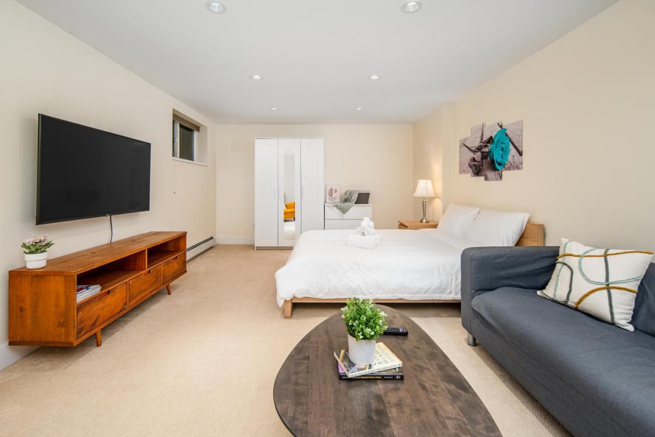 Gorgeous 4 Bedroom Garden Level Suite At Vancouver West & Ubc Εξωτερικό φωτογραφία