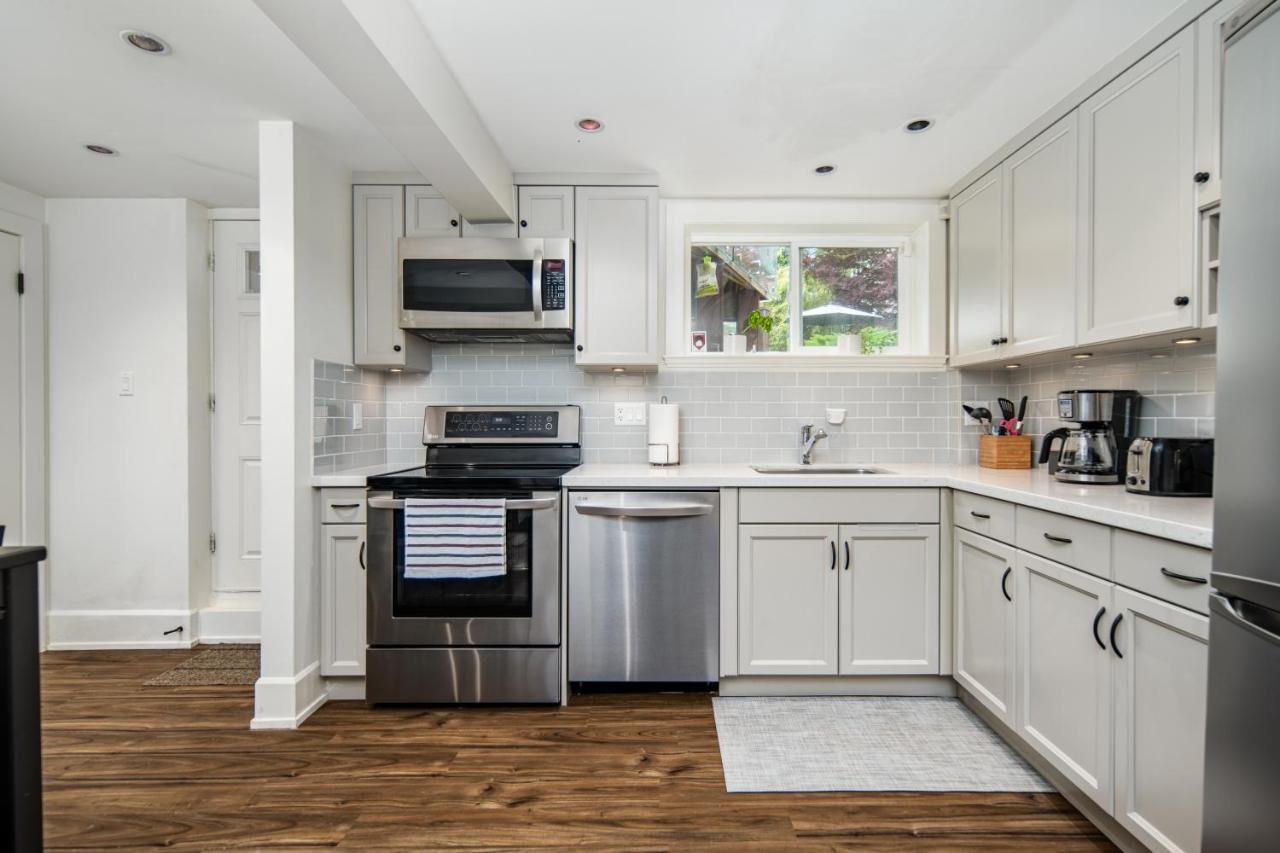 Gorgeous 4 Bedroom Garden Level Suite At Vancouver West & Ubc Εξωτερικό φωτογραφία