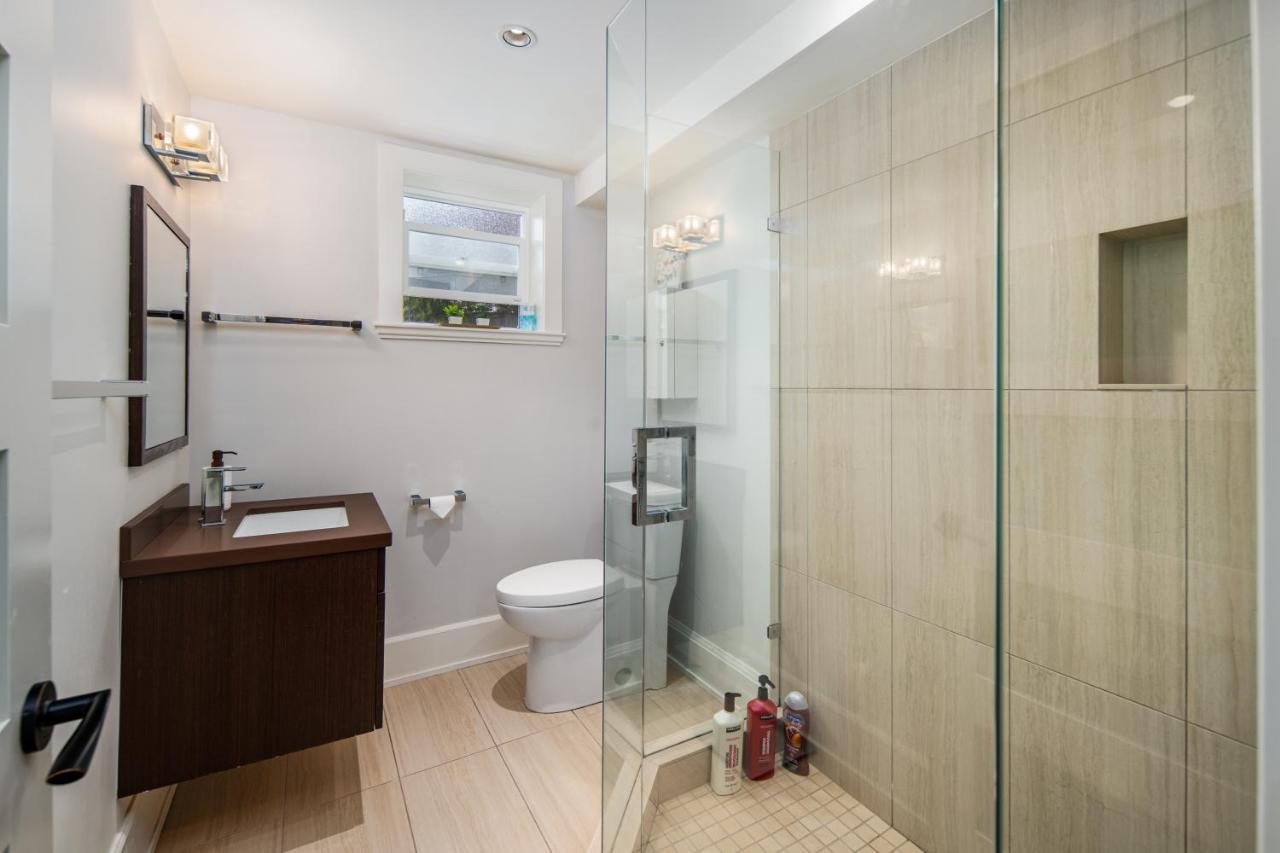 Gorgeous 4 Bedroom Garden Level Suite At Vancouver West & Ubc Εξωτερικό φωτογραφία